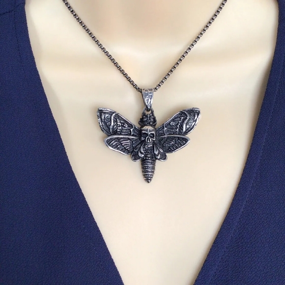 WWE Wyatt Family Bray Wyatt The Fiend Vintage Moth Necklace Pendant - Picture 5 of 12